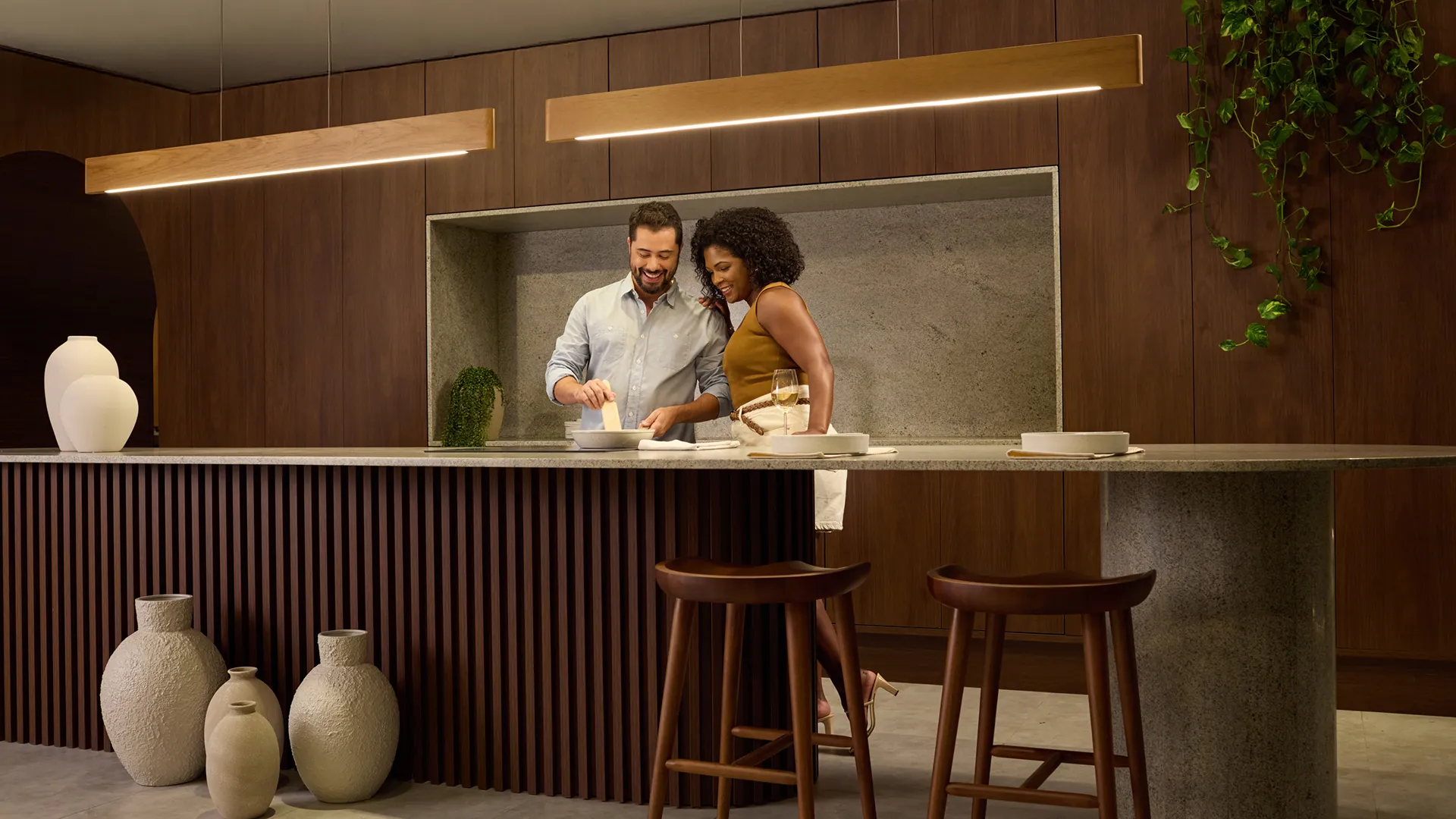 Cozinha planejada Italínea em Porto Alegre - ambiente integrado com ilha central
